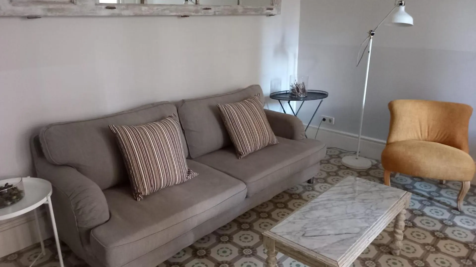 Weflating Sant Antoni Market Apartment Barcelona