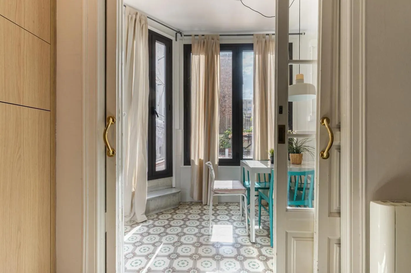 Weflating Sant Antoni Market Apartment Barcelona Spain